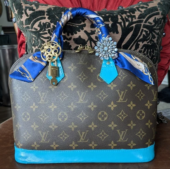 LOUIS VUITTON ALMA MONOGRAM Custom Painted Bag. - Picture 1 of 12